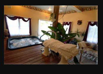 Whitefield The Lion And The Rose Bed & Breakfast المظهر الخارجي الصورة